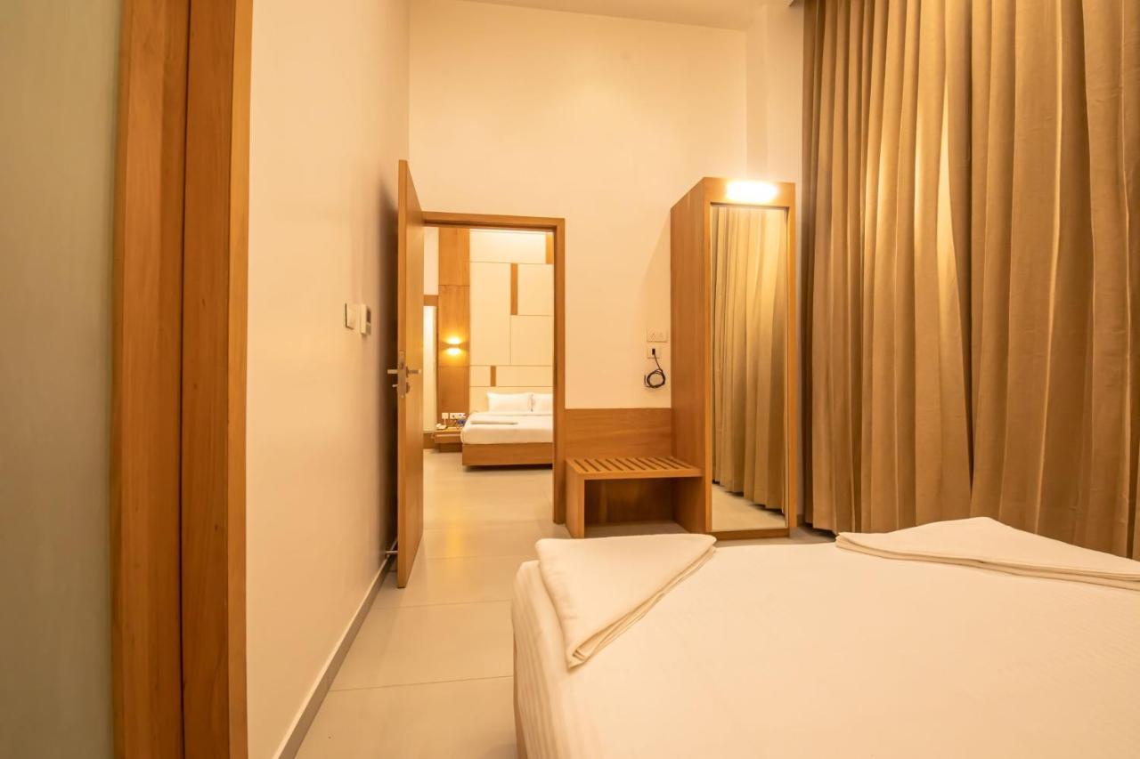 Hotel Rathna Residency - Near Us Consulate Chennai Esterno foto