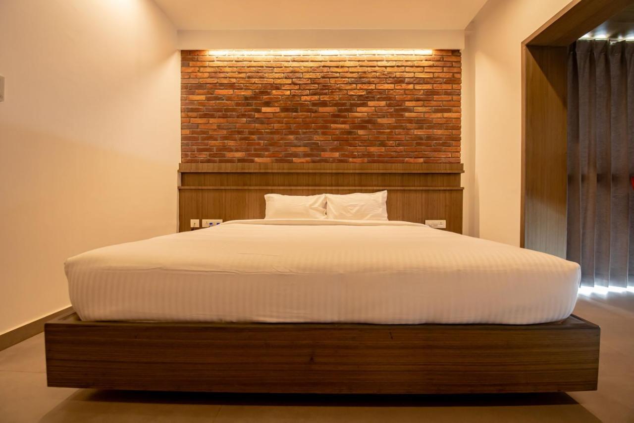 Hotel Rathna Residency - Near Us Consulate Chennai Esterno foto