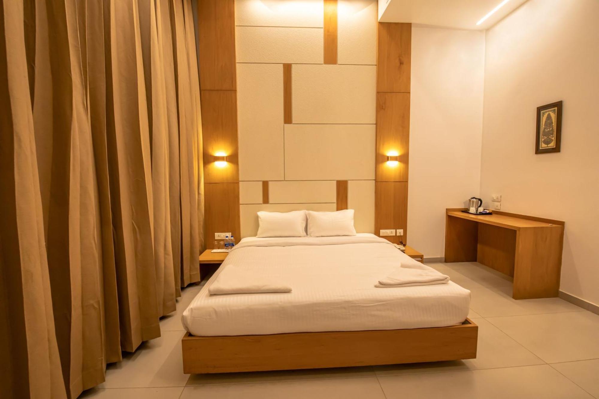 Hotel Rathna Residency - Near Us Consulate Chennai Esterno foto