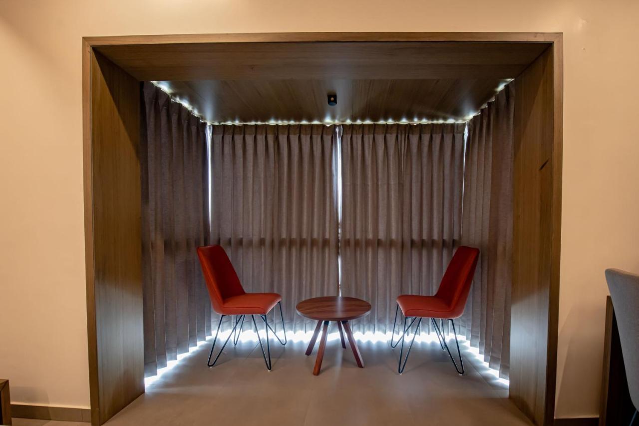 Hotel Rathna Residency - Near Us Consulate Chennai Esterno foto