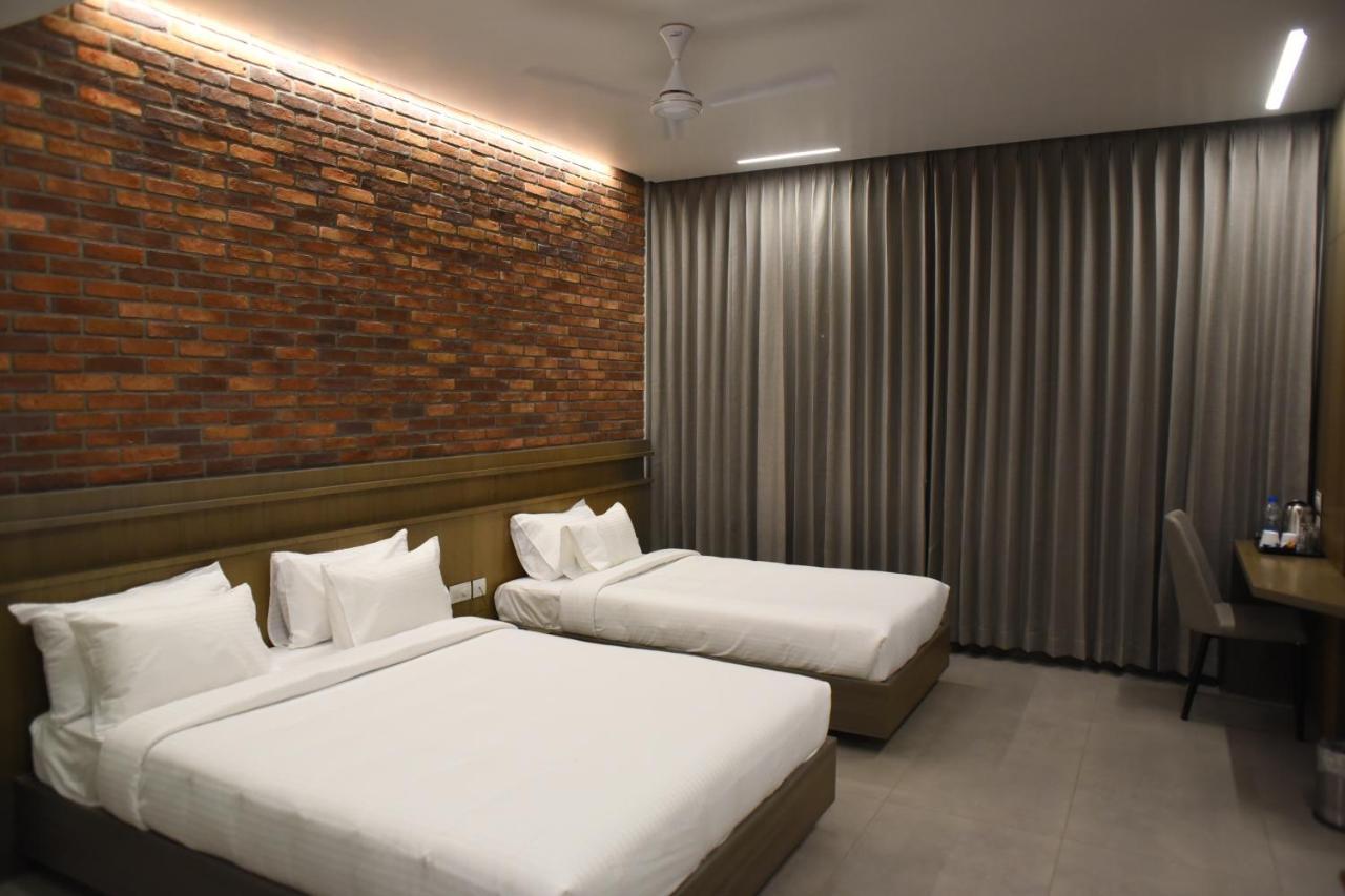 Hotel Rathna Residency - Near Us Consulate Chennai Esterno foto