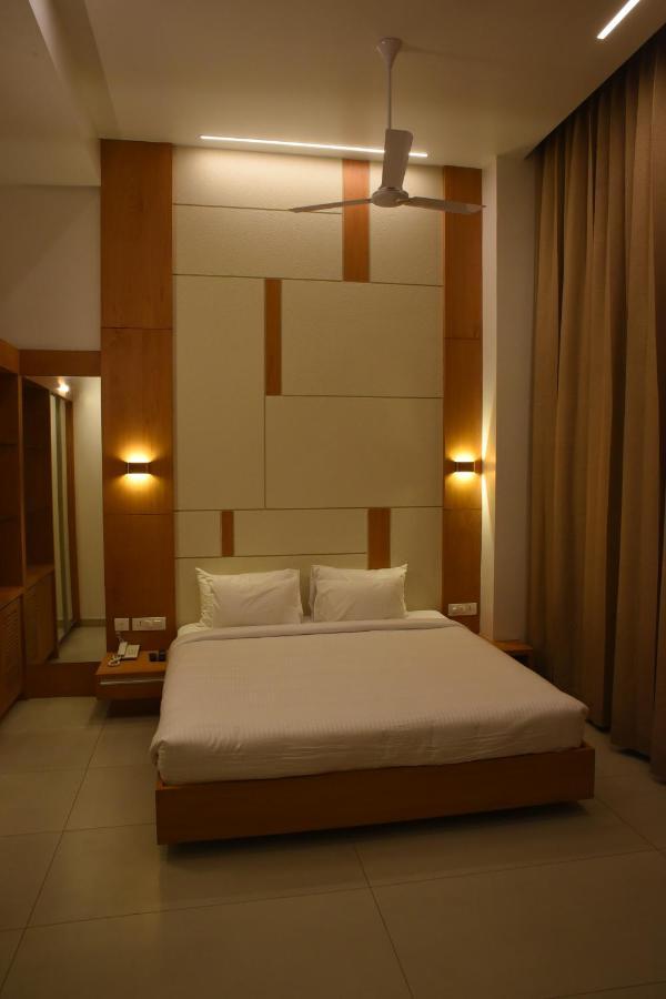 Hotel Rathna Residency - Near Us Consulate Chennai Esterno foto