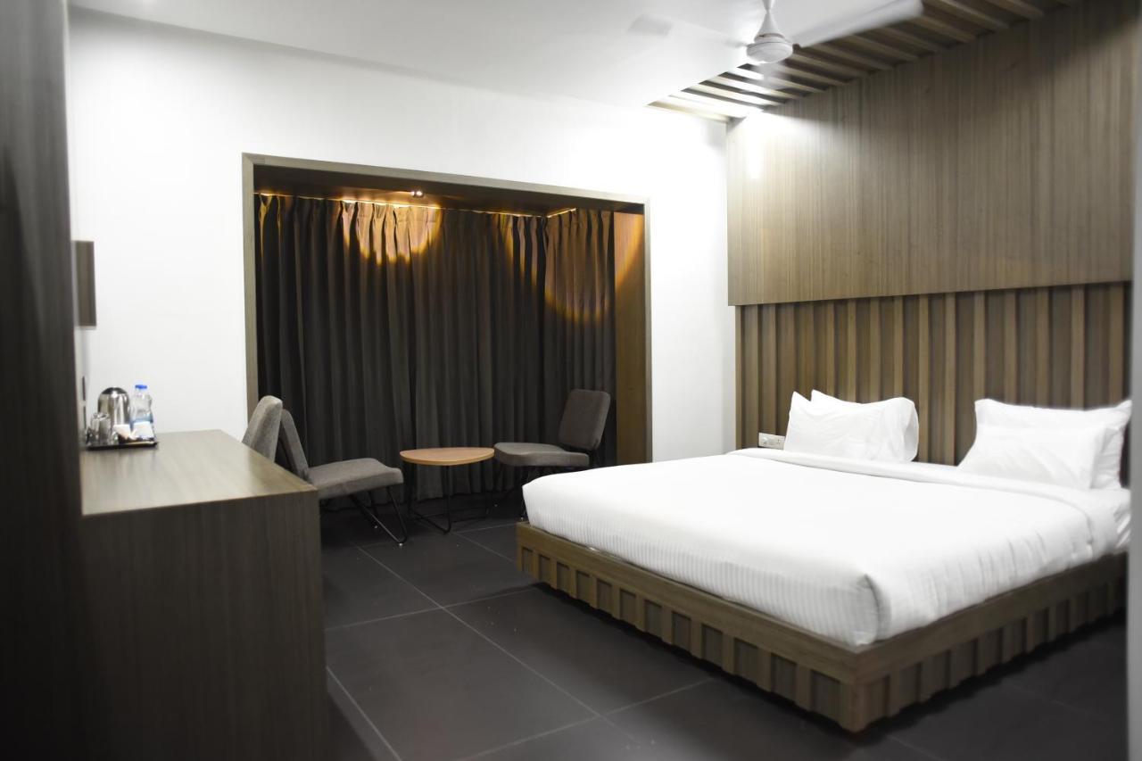 Hotel Rathna Residency - Near Us Consulate Chennai Esterno foto